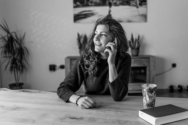 Comment repérer les fausses promotions en ligne efficacement ?